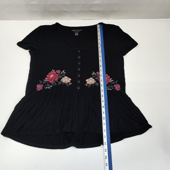 American Eagle Soft & Sexy Embroidered Floral Knit Top Medium Button Front Flowy - Picture 6 of 6